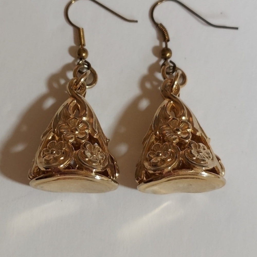 Vintage Goldtone Flower Filigree Pierced Dangled Earrings Wire Hooks - Picture 10 of 10
